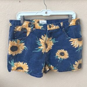Vintage sunflower shorts